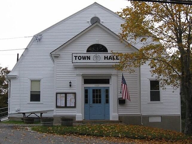 Richmond_Town_Hall,_MA